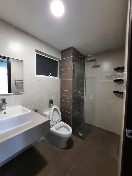 Condominium for Rent at Paraiso Residence @ The Earth - Hun Ling - Bathroom - PropertyGuru.com.my