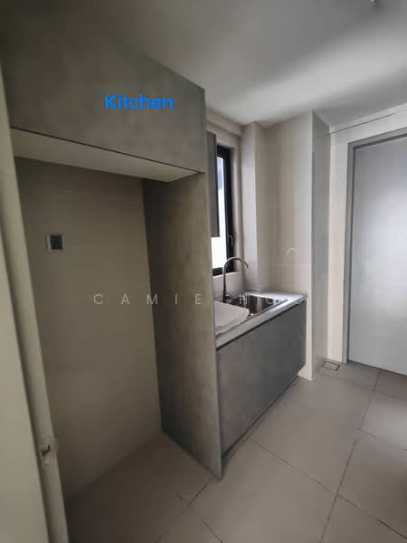 Kediaman Servis untuk Dijual di The Era @ Duta North - Camie Hoo - Kitchen - PropertyGuru.com.my