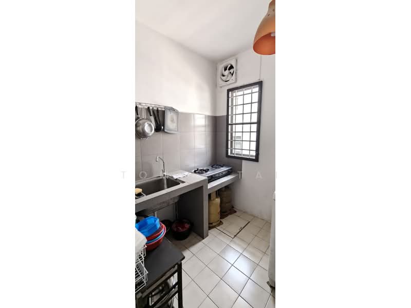 2-storey Terraced House for Sale in Taman Laguna (Johor Bahru) - Tommy Tai - Kitchen - PropertyGuru.com.my