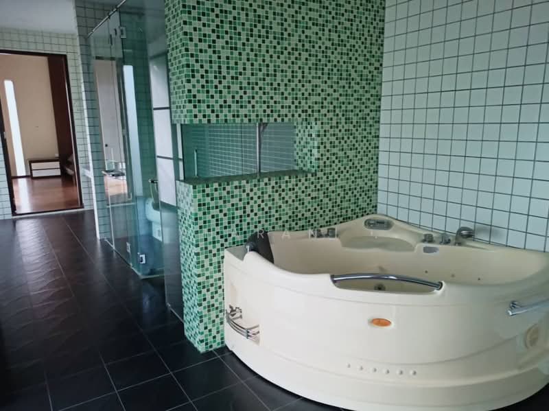 Bungalow for Sale in Bukit Gita Bayu (Seri Kembangan) - Esharani . - PropertyGuru.com.my