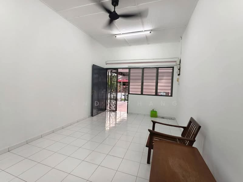 Rumah Teres 1 Tingkat untuk Disewa di Ipoh Garden (Ipoh) - Mandy Phang - Living Room - PropertyGuru.com.my