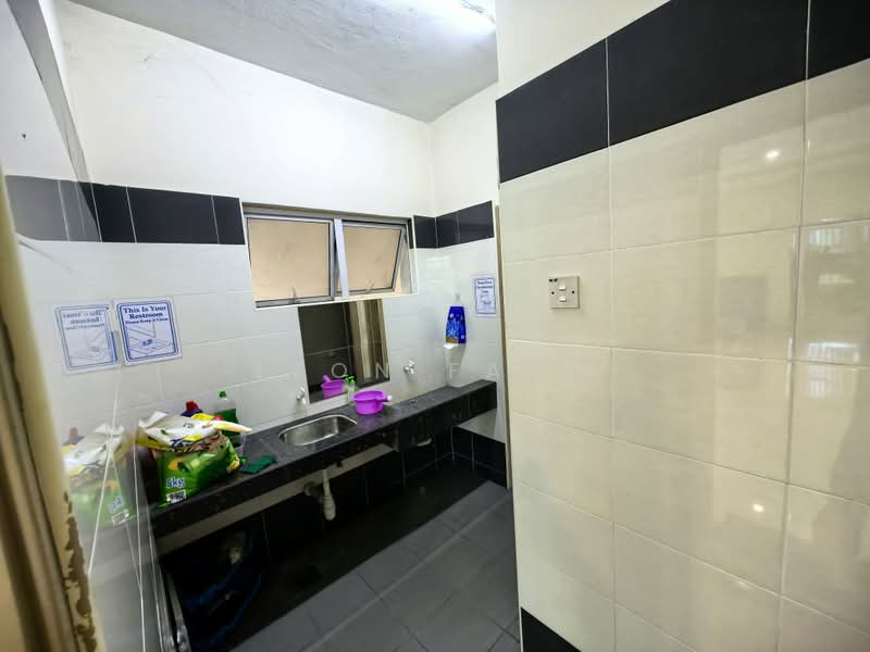 Factory for Sale in Hi-Tech Industrial Park (Semenyih) - Leon Fang - Bathroom - PropertyGuru.com.my