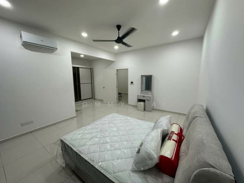 Rumah Teres 2 Tingkat untuk Disewa di Taman Desa Tebrau (Tebrau) - Tommy Tai - Bedroom - PropertyGuru.com.my