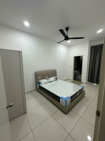 Rumah Teres 2 Tingkat untuk Disewa di Taman Desa Tebrau (Tebrau) - Tommy Tai - Bedroom - PropertyGuru.com.my
