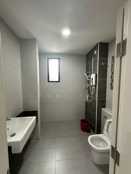 Rumah Teres 2 Tingkat untuk Disewa di Taman Desa Tebrau (Tebrau) - Tommy Tai - Bathroom - PropertyGuru.com.my