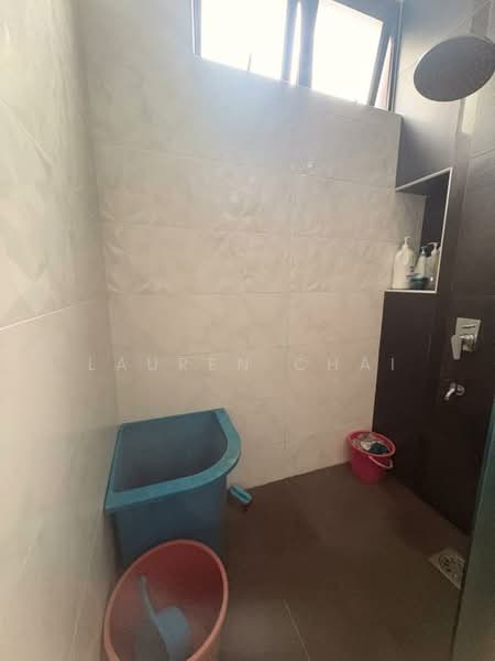 Rumah Berkembar untuk Dijual di Taman Iskandar (Johor Bahru) - Lauren Chai - Bathroom - PropertyGuru.com.my
