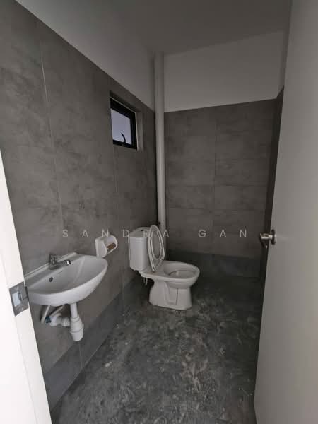 Shop / Office for Rent in Taman Pelangi (Johor Bahru) - Sandra Gan - Bathroom - PropertyGuru.com.my