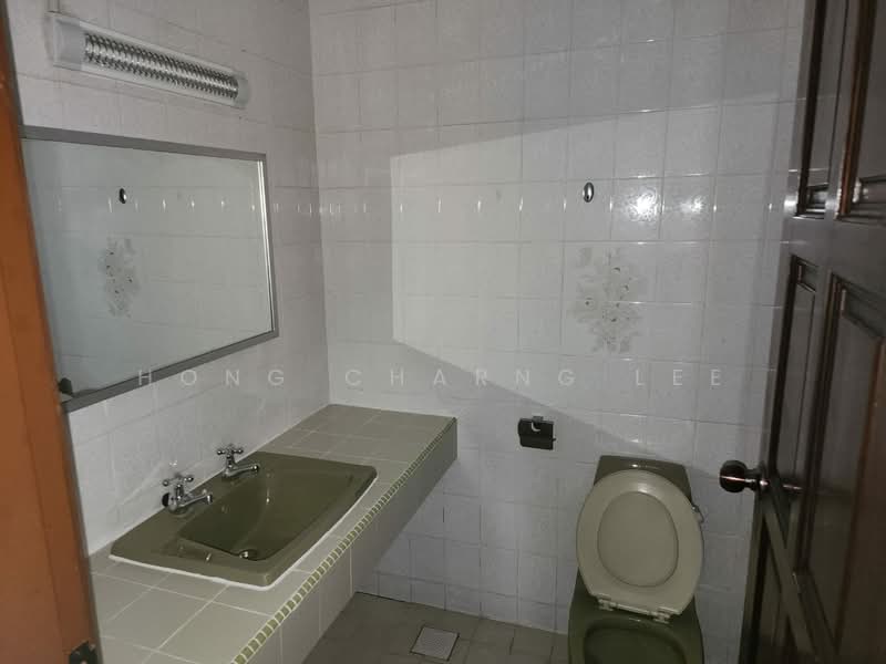 Kondominium untuk Disewa di Putri Indah Condominium - Hong Charng Lee - Bathroom - PropertyGuru.com.my
