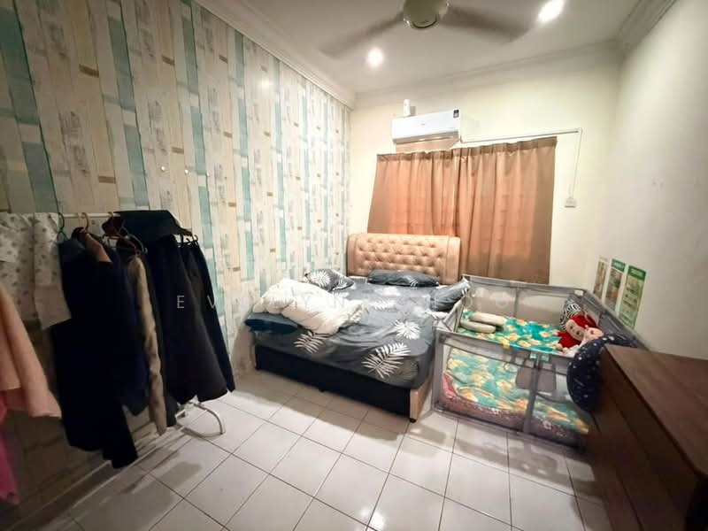 1-storey Terraced House for Sale in Taman Pelangi (Rawang) - Evelyn Khoo - Bedroom - PropertyGuru.com.my