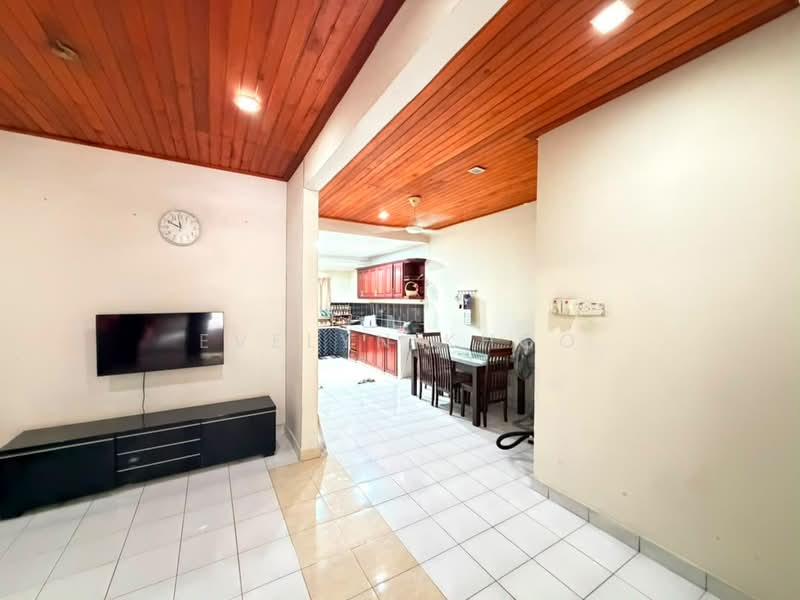 1-storey Terraced House for Sale in Taman Pelangi (Rawang) - Evelyn Khoo - Living & Dining - PropertyGuru.com.my