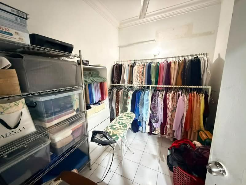 1-storey Terraced House for Sale in Taman Pelangi (Rawang) - Evelyn Khoo - Room - PropertyGuru.com.my