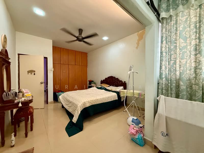 Rumah Teres 2 Tingkat untuk Dijual di Saujana Impian (Kajang) - Zuraidah Dan - Master Bedroom - PropertyGuru.com.my