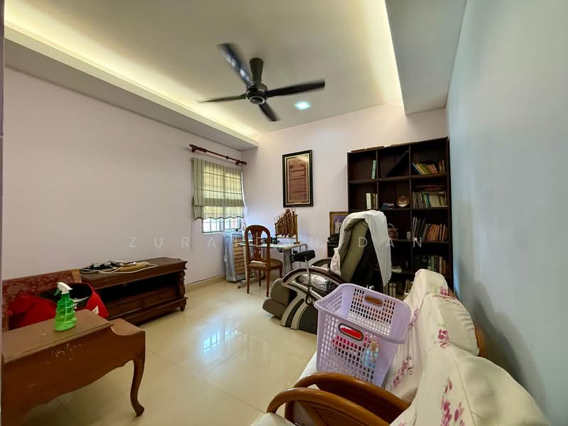 Rumah Teres 2 Tingkat untuk Dijual di Saujana Impian (Kajang) - Zuraidah Dan - Family Area - PropertyGuru.com.my