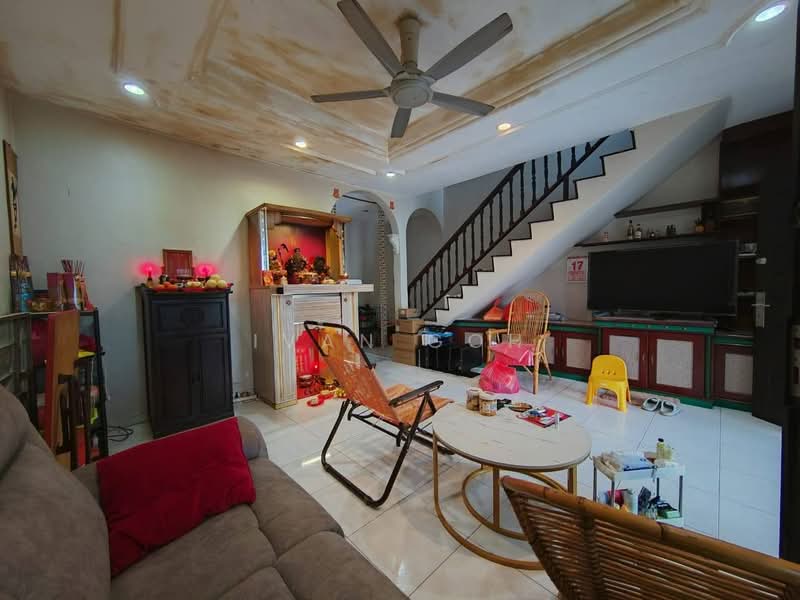 Rumah Teres 3 Tingkat untuk Dijual di Taman Seri Wangsa (Batu Berendam) - Ivan Goh - Living Room - PropertyGuru.com.my