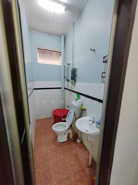 Rumah Teres 3 Tingkat untuk Dijual di Taman Seri Wangsa (Batu Berendam) - Ivan Goh - Bathroom - PropertyGuru.com.my