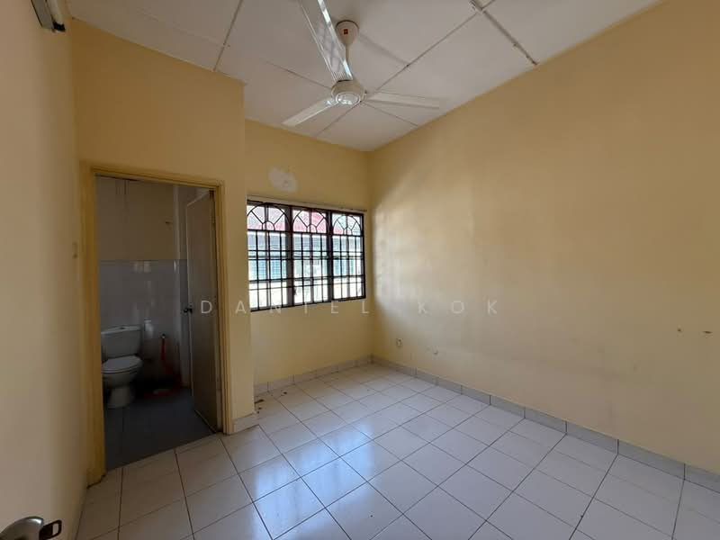 2-storey Terraced House for Sale in Bandar Puteri Klang (Klang) - Daniel Kok - Bathroom - PropertyGuru.com.my