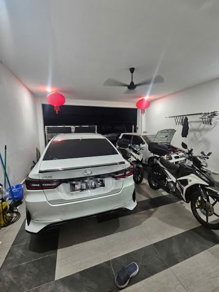 Rumah Teres 1 Tingkat untuk Dijual di Taman Sri Skudai (Skudai) - Cindy Lim - Car Park - PropertyGuru.com.my