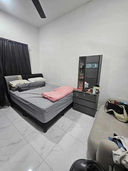 Rumah Teres 1 Tingkat untuk Dijual di Taman Sri Skudai (Skudai) - Cindy Lim - Bedroom - PropertyGuru.com.my