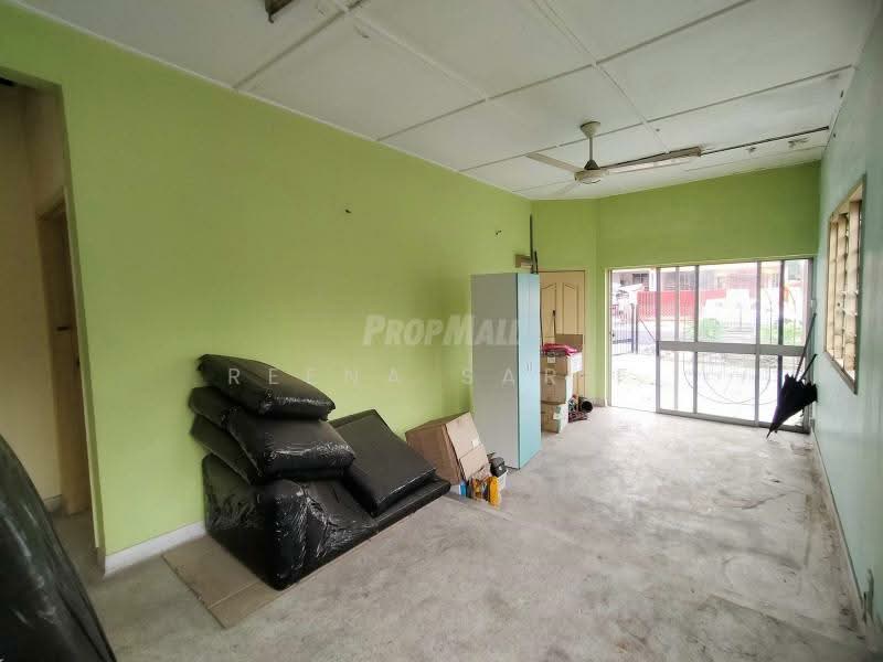 1-storey Terraced House for Sale in Corner Lot Superlink Single Storey Subang Jaya (Subang Jaya) - Reena Sarif - Living Room - PropertyGuru.com.my