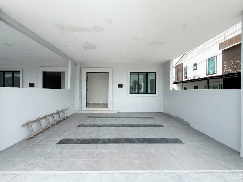 2-storey Terraced House for Sale in Kampar (Perak) - Kevin Chai - Car Porch - PropertyGuru.com.my
