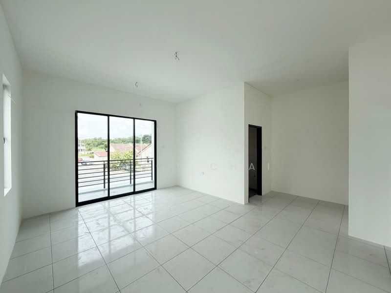 2-storey Terraced House for Sale in Kampar (Perak) - Kevin Chai - Master Bedroom - PropertyGuru.com.my