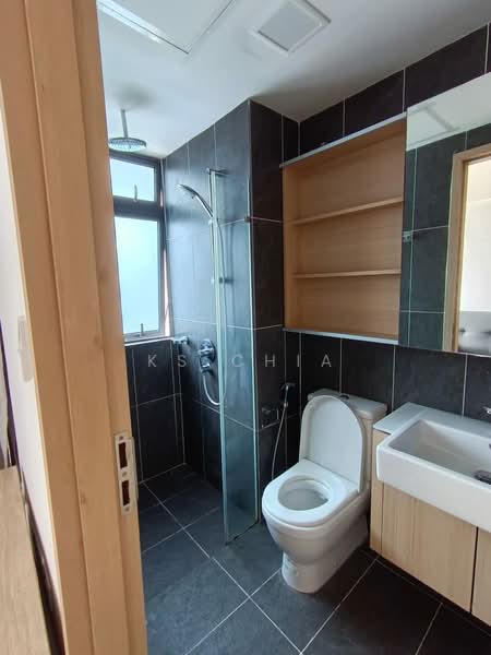 Kondominium untuk Dijual di The Luxe By Infinitum - KS Chia - Bathroom - PropertyGuru.com.my