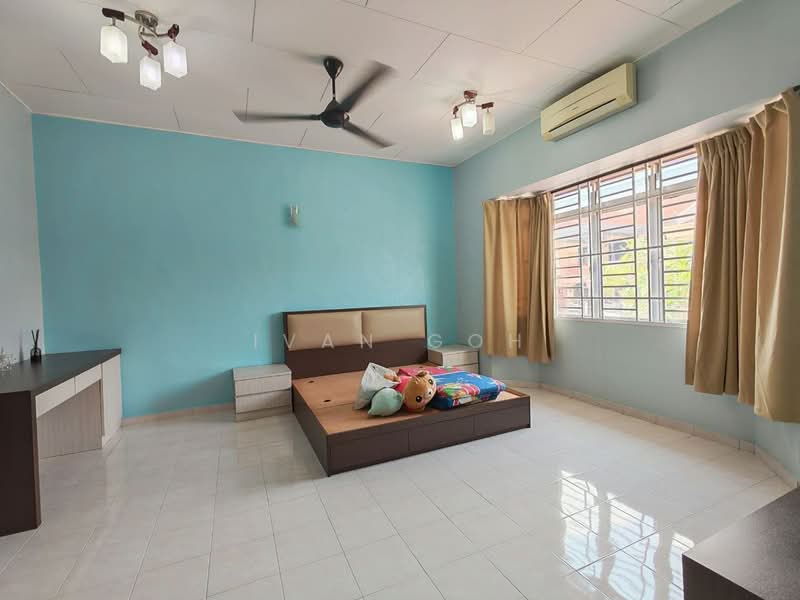 2-storey Terraced House for Sale in Taman Saujana Indah (Bukit Katil) - Ivan Goh - Bedroom - PropertyGuru.com.my