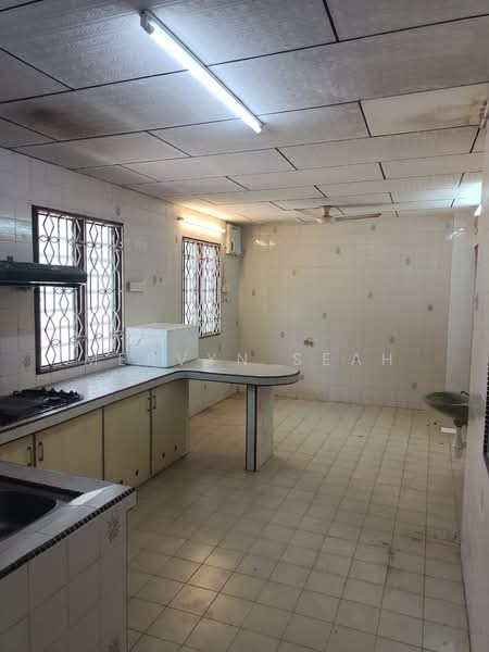 Rumah Berkembar untuk Dijual di Gurney Drive (Penang) - Mervyn Seah - Kitchen - PropertyGuru.com.my