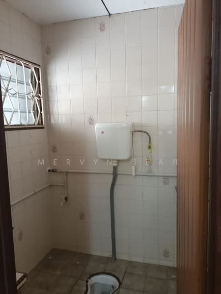 Rumah Berkembar untuk Dijual di Gurney Drive (Penang) - Mervyn Seah - Bathroom - PropertyGuru.com.my
