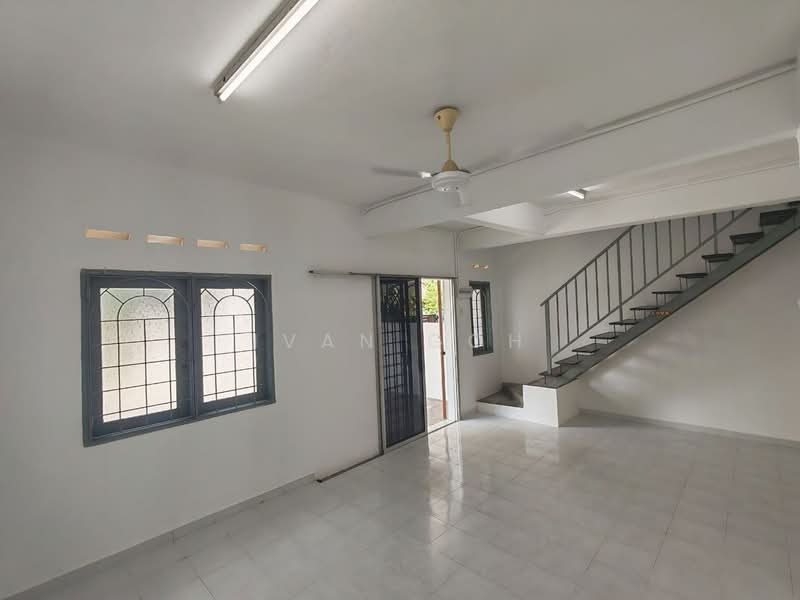Rumah Teres 2 Tingkat untuk Dijual di Bukit Beruang (Bukit Baru) - Ivan Goh - Living Room - PropertyGuru.com.my