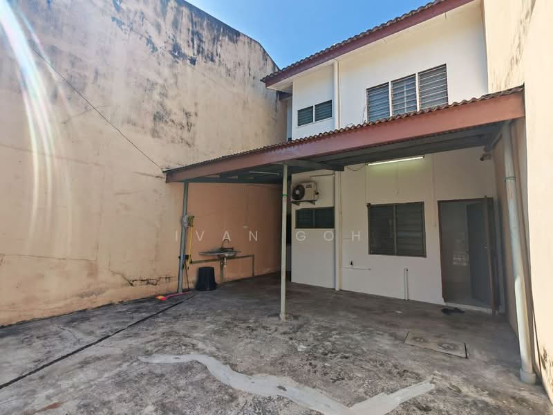 Rumah Teres 2 Tingkat untuk Dijual di Bukit Beruang (Bukit Baru) - Ivan Goh - Exterior - PropertyGuru.com.my