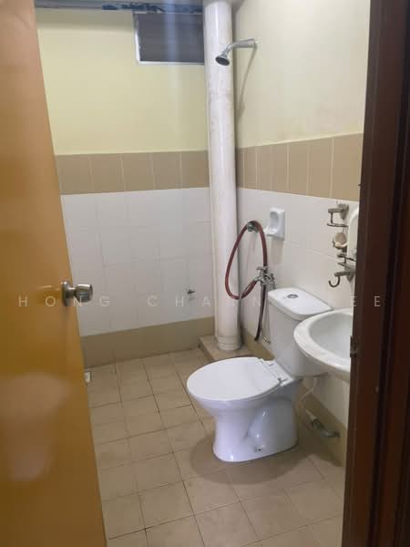Pangsapuri untuk Disewa di Kipark Apartment - Hong Charng Lee - Bathroom - PropertyGuru.com.my