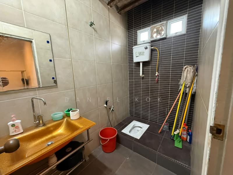 Shop for Rent in Kawasan 18, Taman Haji Ismail (Kapar) - Daniel Kok - Bathroom - PropertyGuru.com.my