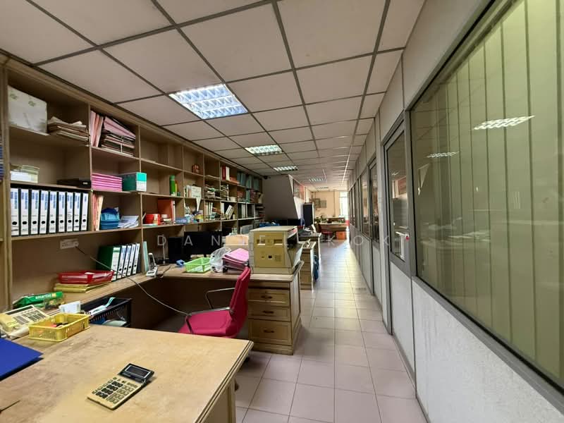Shop for Rent in Kawasan 18, Taman Haji Ismail (Kapar) - Daniel Kok - Interior - PropertyGuru.com.my