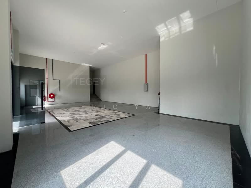 Factory for Sale in Kampung Baru Subang (Sungai Buloh) - Eric Yap - Entrance - PropertyGuru.com.my