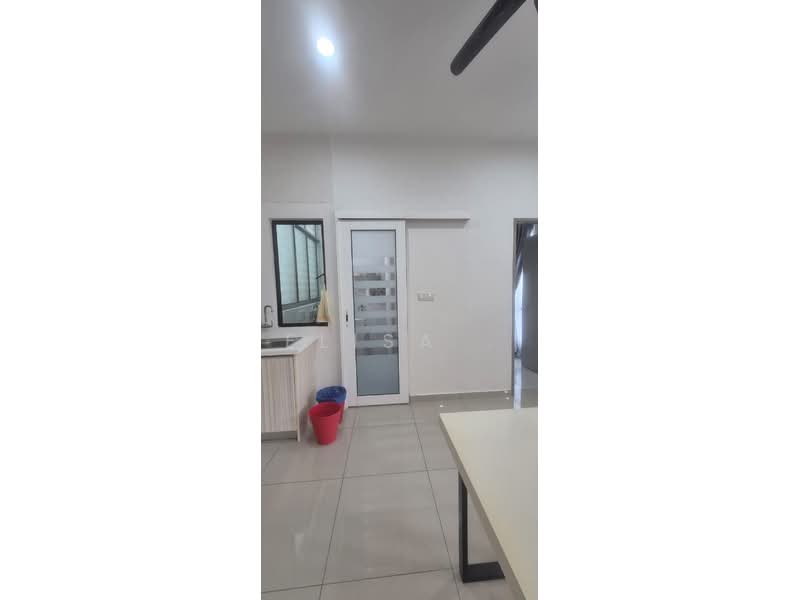 Kondominium untuk Disewa di V-Residensi - Elisa . - Kitchen - PropertyGuru.com.my