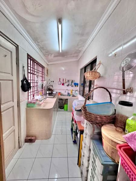 1.5-storey Terraced House for Sale in Ulu Tiram (Johor) - Grace Chiew - Kitchen - PropertyGuru.com.my