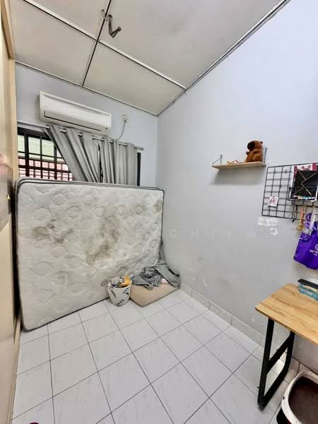 1.5-storey Terraced House for Sale in Ulu Tiram (Johor) - Grace Chiew - Bedroom - PropertyGuru.com.my