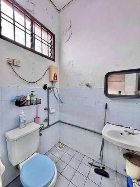 1.5-storey Terraced House for Sale in Ulu Tiram (Johor) - Grace Chiew - Bathroom - PropertyGuru.com.my