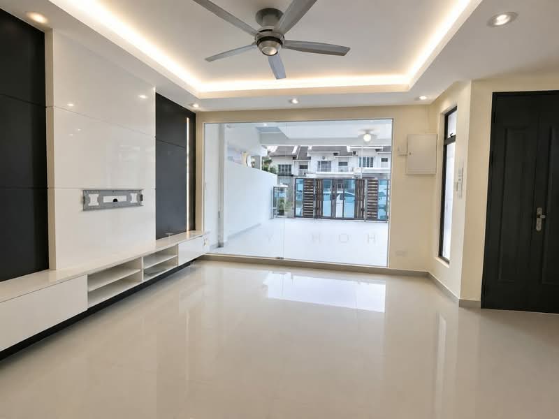 Rumah Teres 2.5 Tingkat untuk Dijual di Taman Bukit Serdang (Seri Kembangan) - Terry Hoh - PropertyGuru.com.my