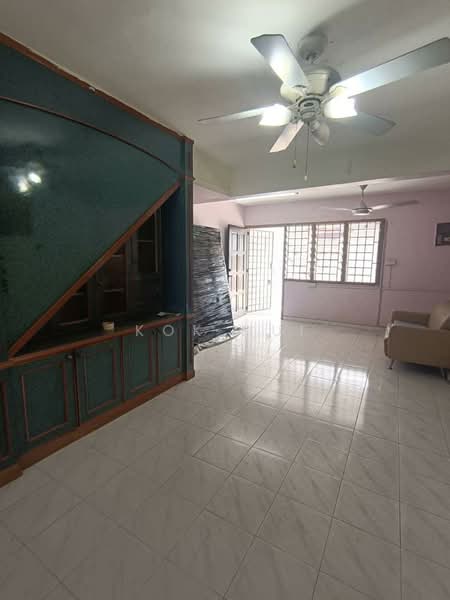 2-storey Terraced House for Sale in Taman Desa Cemerlang (Ulu Tiram) - Kok Hui - Living Room - PropertyGuru.com.my
