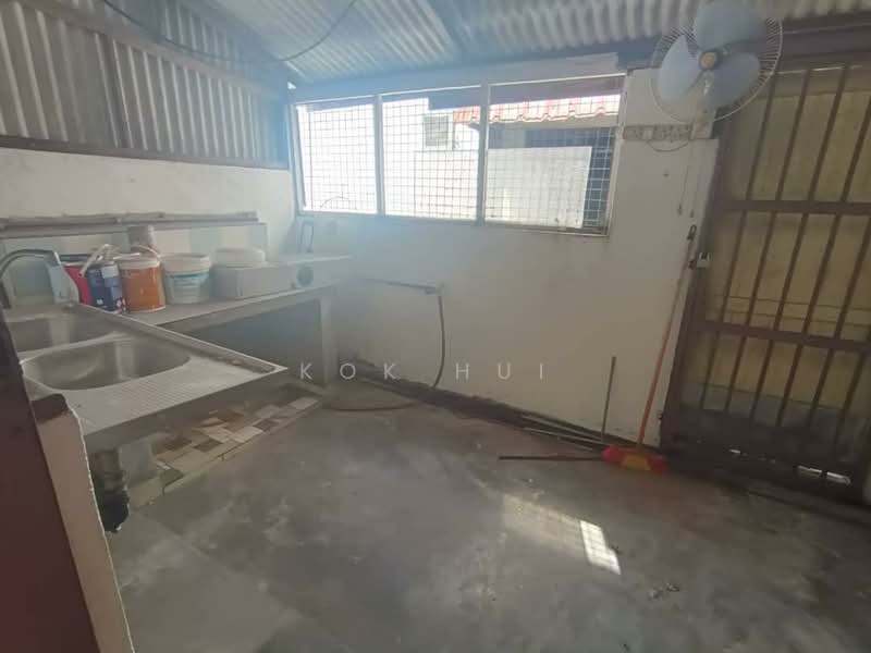 2-storey Terraced House for Sale in Taman Desa Cemerlang (Ulu Tiram) - Kok Hui - Kitchen - PropertyGuru.com.my