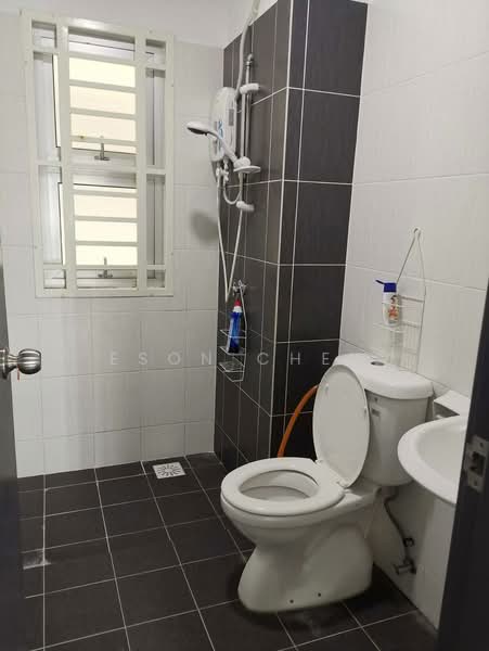 Servis Apartment untuk Disewa di Saville @ Kajang - Eson Chew - Bathroom - PropertyGuru.com.my