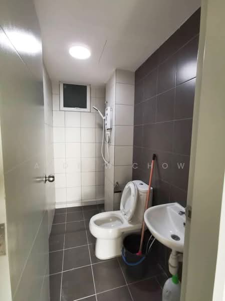 Condominium for Rent at Fairview Residence - Andrew Chow - Bathroom - PropertyGuru.com.my