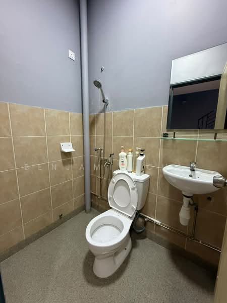 Rumah Teres 2.5-Tingkat untuk Dijual di Senai (Johor) - Benjamin Chan - Bathroom - PropertyGuru.com.my