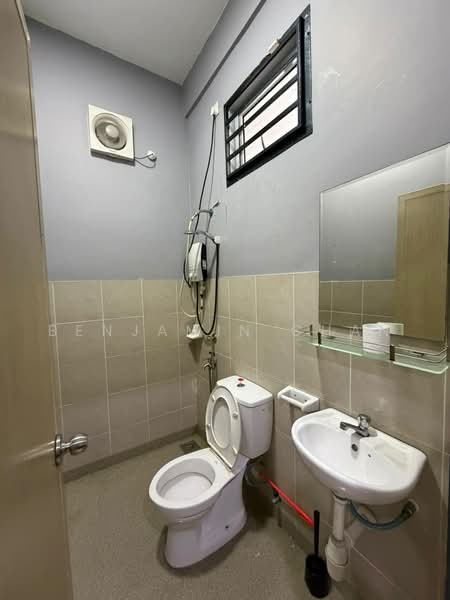 Rumah Teres 2.5-Tingkat untuk Dijual di Senai (Johor) - Benjamin Chan - Bathroom - PropertyGuru.com.my