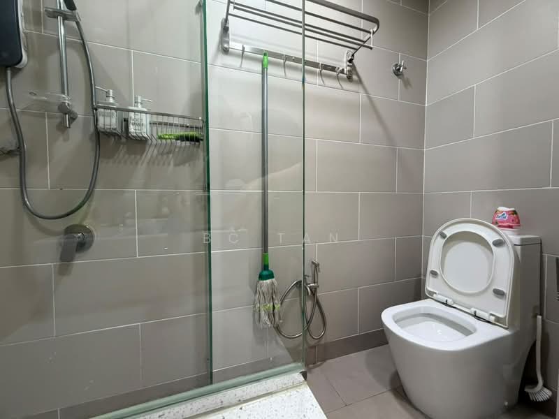 Service Residence for Sale at Fortune Centra - BC TAN - Bathroom - PropertyGuru.com.my
