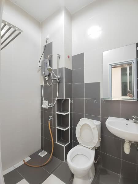 Rumah Teres 2 Tingkat untuk Disewa di Taman Setia Indah (Tebrau) - Jaslyn Tan - Bathroom - PropertyGuru.com.my
