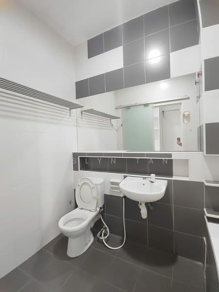 Rumah Teres 2 Tingkat untuk Disewa di Taman Setia Indah (Tebrau) - Jaslyn Tan - Bathroom - PropertyGuru.com.my