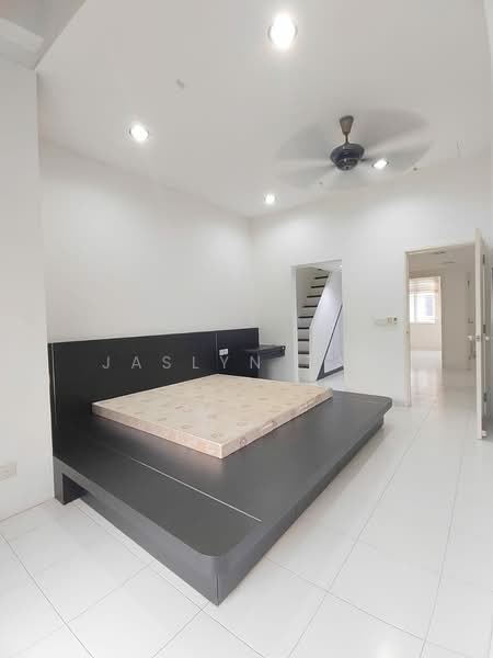Rumah Teres 2 Tingkat untuk Disewa di Taman Setia Indah (Tebrau) - Jaslyn Tan - Bedroom - PropertyGuru.com.my